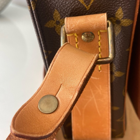 🔥🔥Authentic LV Monogram Cartouchiere GM🔥 - Picture 2 of 16